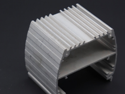 工業(yè)定制鋁型材 LED燈體鋁型材 流水線異形鋁型材氧化擠壓加工
