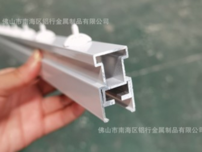 佛山鋁型材加工廠CNC鉆孔加工歐美電動百葉窗鋁合金框架型材