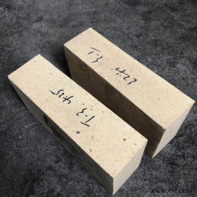 單重4.2  70氧化鋁含量  **高鋁耐火磚 適用于高爐、鍋爐、工業(yè)窯爐等  廠家現(xiàn)貨直供