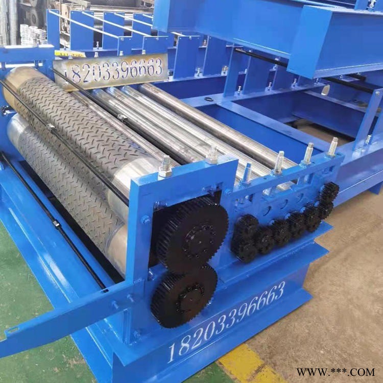 鋁板彩鋼板壓花機 卷板壓花機 彩鋼板壓花機 馳恒機械 鋁板彩鋼板壓花機 卷板壓花機 彩鋼板壓花機 馳恒機械