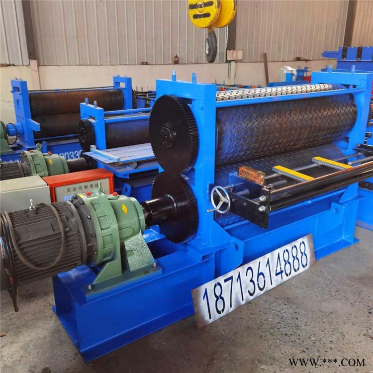 壓花機 鋼板壓花校平機 鋁板調平機 冷彎成型機設備 鑫云輝機械 壓花機 鋼板壓花校平機 鋁板調平機 冷彎成型機設備 鑫云輝機械